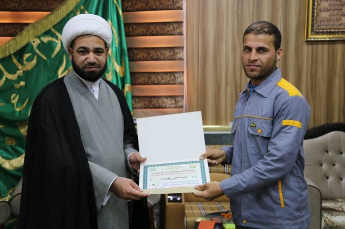 استشعاراً بالخدمة الكبيرة والعطاء المتواصل من قبل منتسبي المزار تم تكريمهم بكتب شكر وتقدير من قبل الامانة الخاصة لمرقد العلوية شريفة بنت الامام الحسن