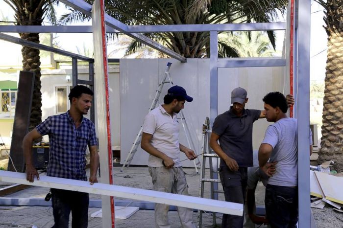 تتواصل الأعمال على قدم وساق من قبل قسم الصيانة في المزار الشريف في تقديم أفضل الخدمات للزائرين الكرام