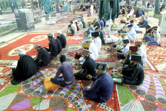 من أحيى ليلة القدر غفرت له ذنوبهُ، ولو كانت ذنوبهُ عددَ نجوم السماء، ومثاقيل الجبال، ومكائيل البحار
