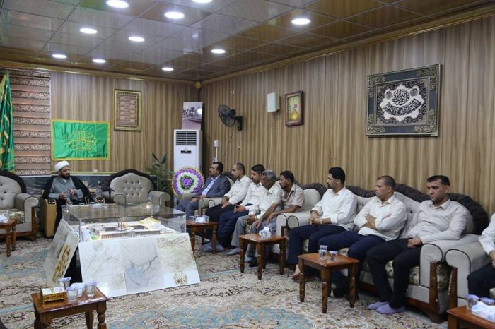 استقبل الامين الخاص لمرقد العلوية الطاهرة شريفة بنت الحسن (ع) سماحة الشيخ رؤوف الفتلاوي (دام توفيقه) موظفي المرقد الطاهر لتبادل تهاني عيد الفطر المبار