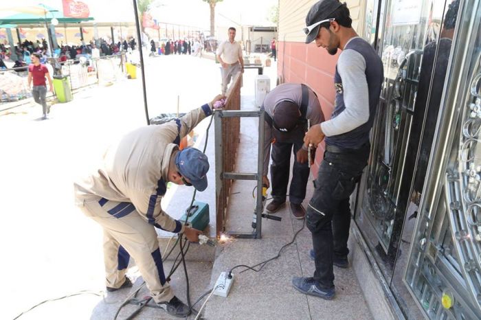 جانب من أعمال شعبة الصيانة في مرقد العلوية شريفة بنت الإمام الحسن المجتبى(عليهما السلام)،