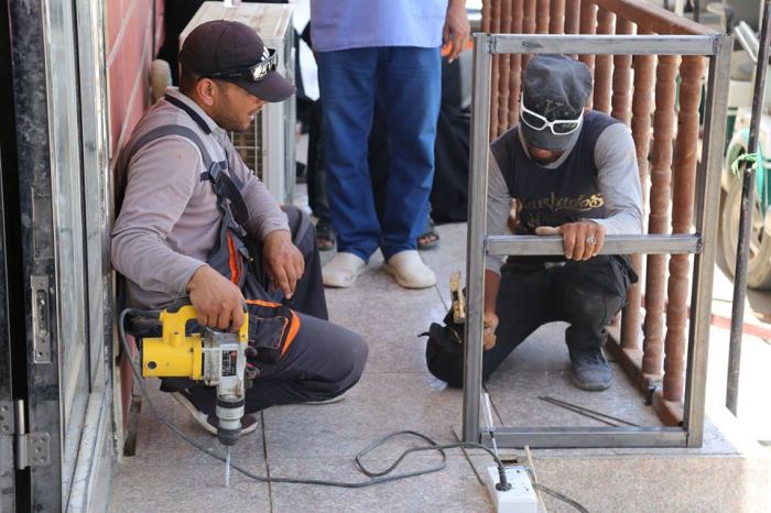 جانب من أعمال شعبة الصيانة في مرقد العلوية شريفة بنت الإمام الحسن المجتبى(عليهما السلام)،