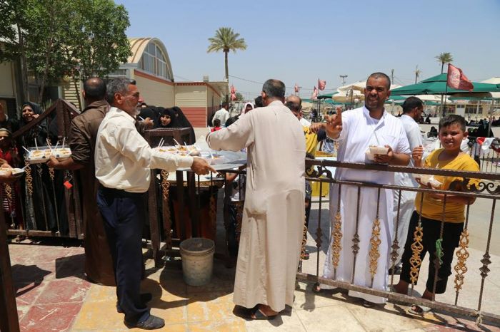 تتَهافت المَواكب والهيئات الحسينية إلى المَرقد الشريف للعلويَّة الطاهرة شَريفة بنتُ الإمام الحَسن المُجتبى (عليهما السلام)