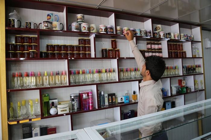 مركز التبركات في مرقد العلوية شريفة بنت الامام الحسن المجتبى (ع)