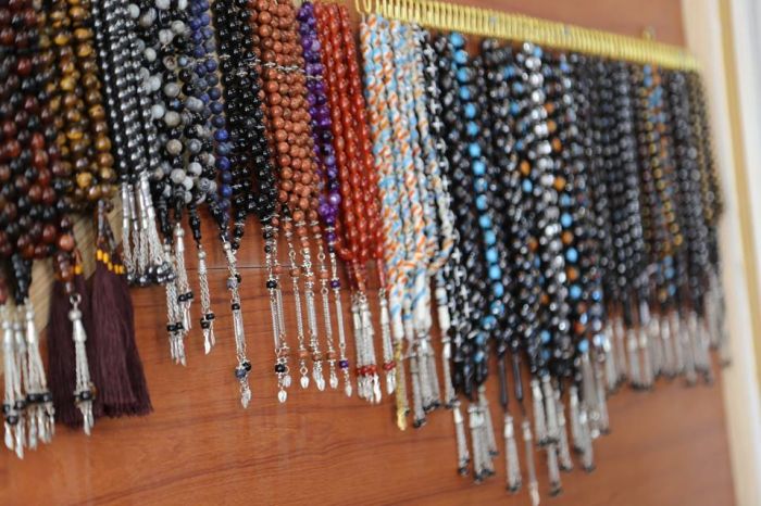 مركز التبركات في مرقد العلوية شريفة بنت الامام الحسن المجتبى (ع)
