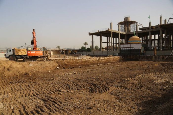 تستمرالكوادر العاملة في المرقد الطاهر بمشروع توسعه المرقد الشريف وتأتي هذه الاعمال ضمن المرحلة الثانية