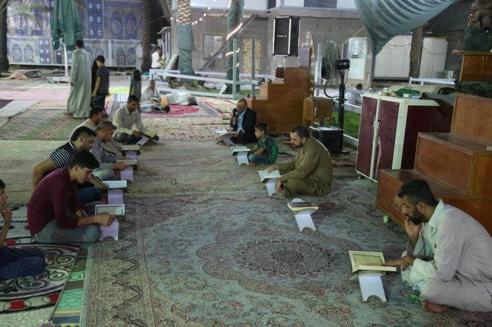 يستمر مركز القرآن الكريم في مرقد العلوية الطاهرة شريفة بنت الامام الحسن المجتبى (عليهما السلام) بأقامة الجلسات القرآنية المباركة في الصحن الشريف للمرق