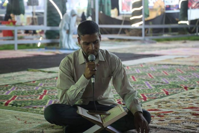 يستمر مركز القرآن الكريم في مرقد العلوية الطاهرة شريفة بنت الامام الحسن المجتبى (عليهما السلام) بأقامة الجلسات القرآنية المباركة في الصحن الشريف للمرق