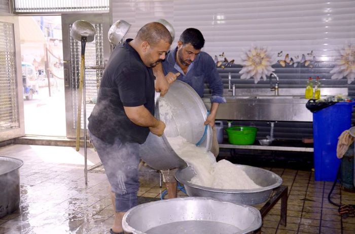كريم آل محمد الإمام السَّبط الحَسن المجتبى (سلامُ الله تعالى عَليه) يستضيف زائرين أبنته السيدة المظلومة : شريفة (سلامُ الله عليها)