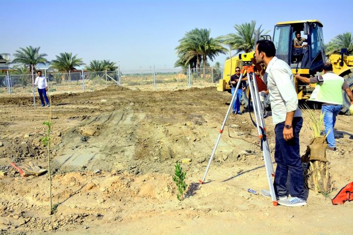باشرة وحدة التشجير والزينة التابعة للأمانة الخاصة لمرقد العلوية الطاهرة شريفة بنت الامام الحسن المجتبى(عليهما السلام)