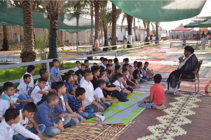 تشرفت ثلة من براعم مدرسة الأمام الصادق (ع) التابعة للعتبة الحسينية المقدسة بزيارة مرقد العلوية الطاهرة شريفة بنت الامام الحسن المجتبى (عليهما السلام)