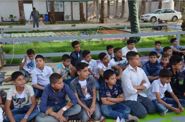 تشرفت ثلة من براعم مدرسة الأمام الصادق (ع) التابعة للعتبة الحسينية المقدسة بزيارة مرقد العلوية الطاهرة شريفة بنت الامام الحسن المجتبى (عليهما السلام)