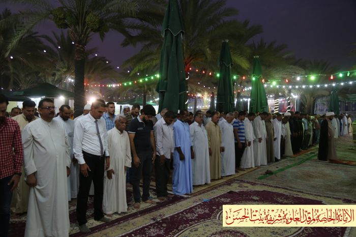 أُقِيمت صلاة الجماعة العِبادية في الصحن الشريف لمرقد العلوية شريفة بنت الإمامُ الحَسن المُجتبى (عليهما السلام )