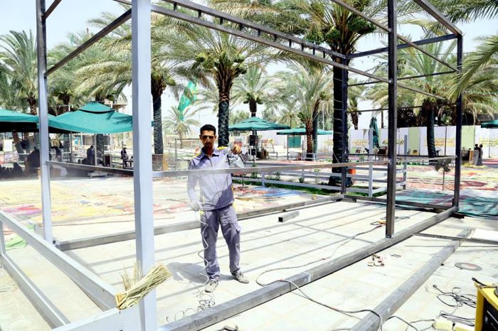 جانب من اعمال شعبه الصيانة في مرقد العلوية شريفة بنت الامام الحسن (ع).