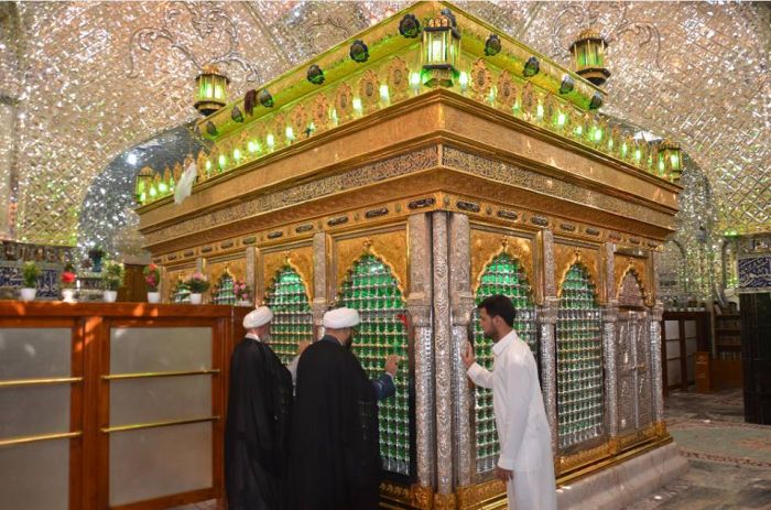 هنأ الامين الخاص لمرقد العلوية الطاهرة شريفة بنت الامام الحسن المجتبى (عليهما السلام) سماحة الشيخ رؤوف الفتلاوي (دام توفيقة) سماحة السيد علاء المدني ب