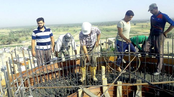 صب الرفعة الخامسة مع الصحن الأول للمنارتين وعلى أرتفاع 27 متر.