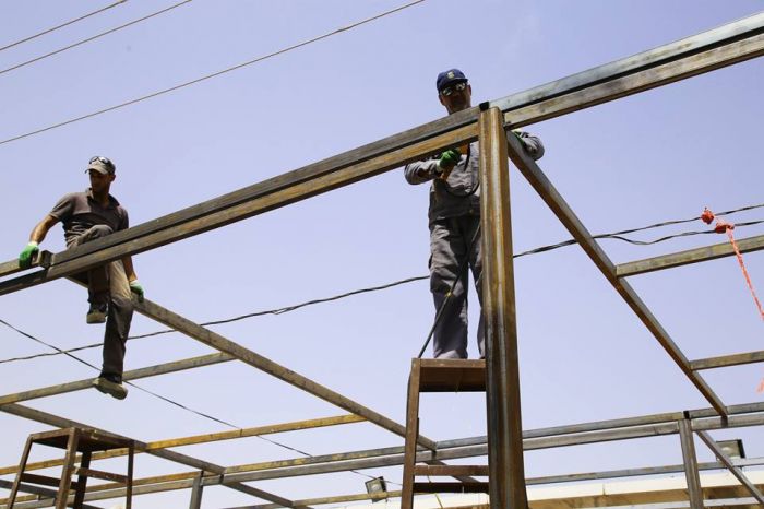 جانب من أعمال شعبة الصيانة في مرقد العلوية شريفة بنت الإمام الحسن المجتبى(عليهما السلام)