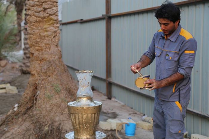 تشجير جميع شوارع وأروقّة المرقد الشريف بمختلف أنواع الشتلات