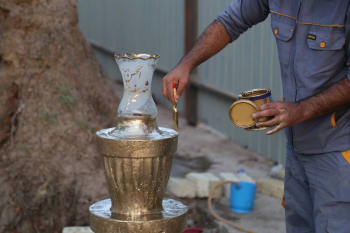 تشجير جميع شوارع وأروقّة المرقد الشريف بمختلف أنواع الشتلات