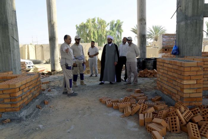 تواصل شركة وهج الرعد العراقية أعمالها؛ حيث يتواصل العمل ببناء جدران الحرم الشريف .