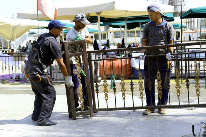 جانب من أعمال شعبة الصيانة في مزار العلوية شريفة بنت الإمام الحسن المجتبى(عليهما السلام)،