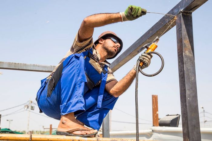 جانب من أعمال شعبة الصيانة في مزار العلوية شريفة بنت الإمام الحسن المجتبى(عليهما السلام)