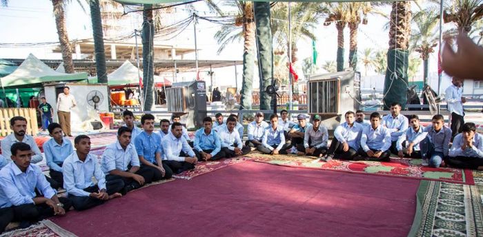 تشرفت مجموعة من الشباب المتطوعين القادمين من محافظة البصرة بالخدمة في المرقد الشريف .