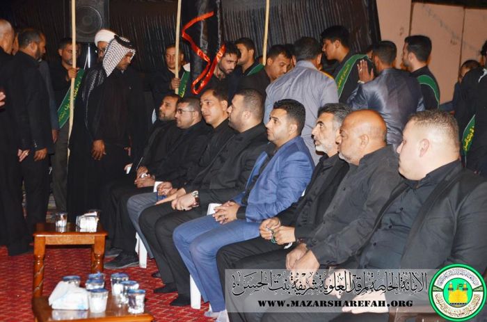الراية الحسينية ترتفع في حرم السيدة شريفة سلام الله عليها