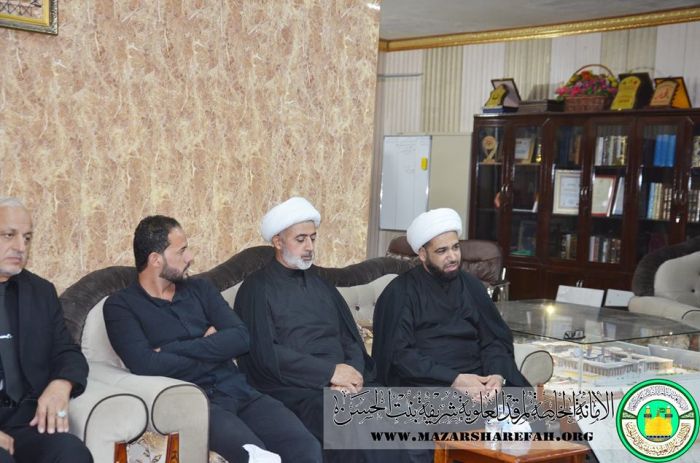 الراية الحسينية ترتفع في حرم السيدة شريفة سلام الله عليها