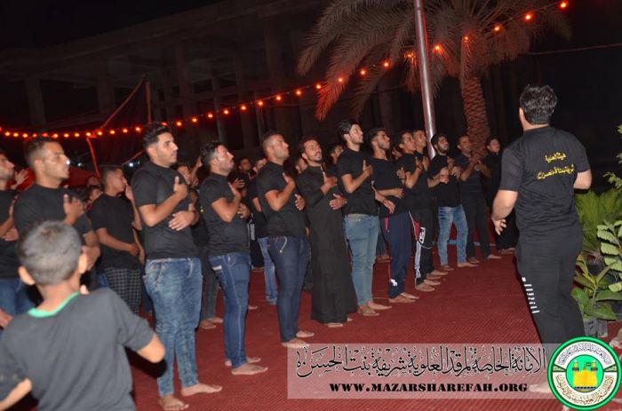 الراية الحسينية ترتفع في حرم السيدة شريفة سلام الله عليها
