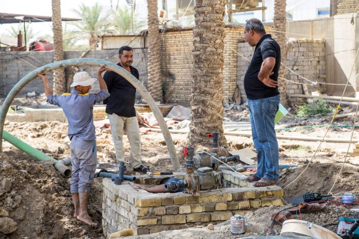 جانب من أعمال شعبة الصيانة في مزار العلوية شريفة بنت الإمام الحسن المجتبى(عليهما السلام)