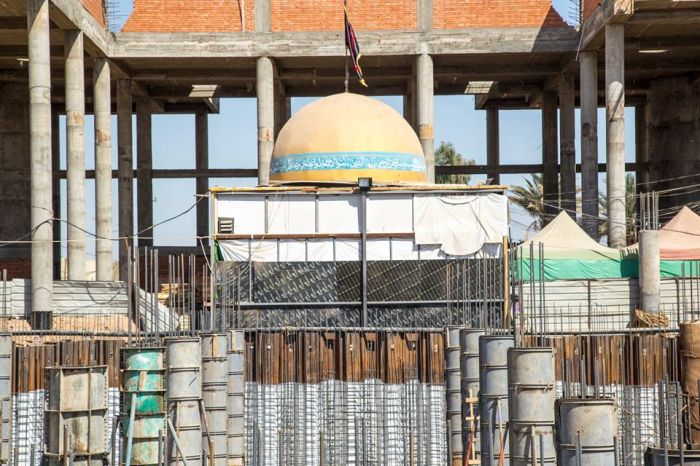 تم بحمد الله تبارك وتعالى تسليح جدران وأعمدة السرداب الجديد