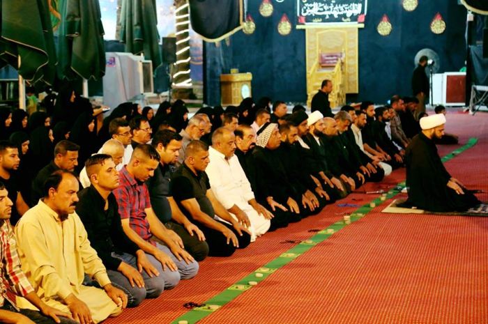اقيمت صلاة الجماعة المباركة في الصحن الشريف بأمامة سماحة الشيخ رؤوف عبد العباس الفتلاوي( دام توفيقه ) .