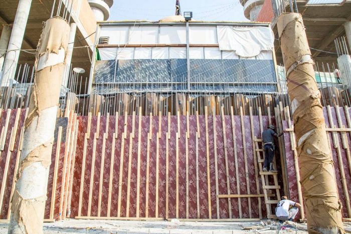 تم بحمد الله تبارك وتعالى تنصيب القالب الخشبي لجدران السرداب الجديد تمهيداً لصبه