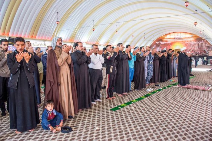 أُقِيمت صلاة الجماعة العِبادية في مزار العلوية شريفة بنت الإمامُ الحَسن المُجتبى (عليهما السلام ) بإمامة سماحة الشيخ رؤوف الفتلاويَّ .