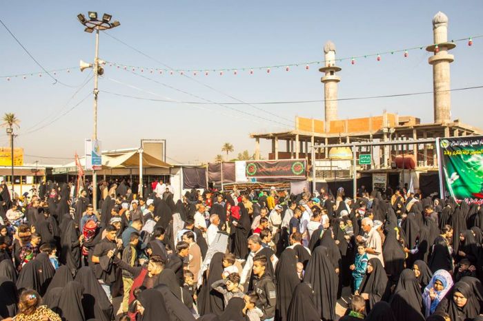 شَهِدَ مزار العلوية السيدة شريفة بنت الإمام الحسن المجتبى (عليهما السلام) توافد الالاف من الزائرين لزيارة العلوية الطاهرة (عليها السلام)