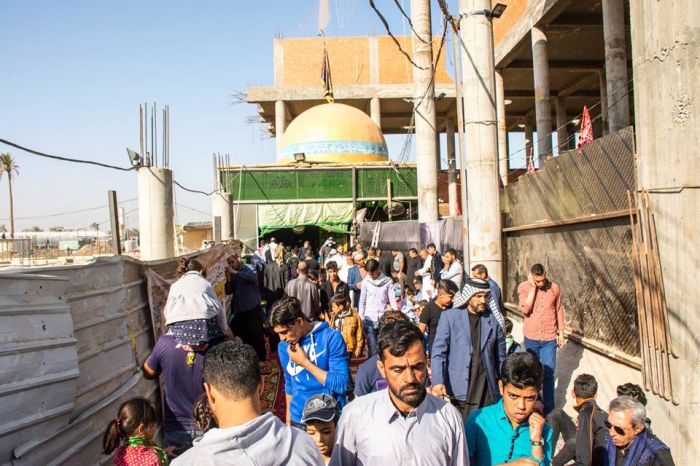 شَهِدَ مزار العلوية السيدة شريفة بنت الإمام الحسن المجتبى (عليهما السلام) توافد الالاف من الزائرين لزيارة العلوية الطاهرة (عليها السلام)