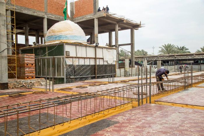 المباشرة بتسليح سطح سرداب السيدة نرجس (عليها السلام) في حرم السيدة شريفة (سلام الله عليها)