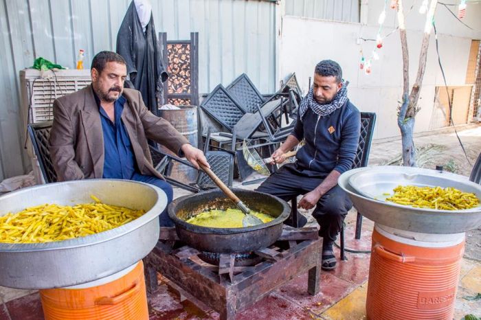 المواكب والهيئات الحسينية تتشرف بَزيارة العَلويَّة شَريفة (سَلامُ الله عَليها)