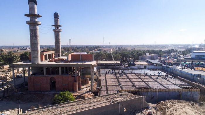 المباشرة في صب سقف سرداب السيدة نرجس خاتون في حرم العلوية الطاهرة السيدة شريفة بنت الامام الحسن المجتبى (عليهم السلام)