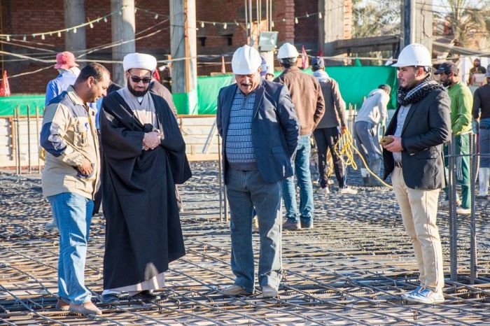 المباشرة في صب سقف سرداب السيدة نرجس خاتون في حرم العلوية الطاهرة السيدة شريفة بنت الامام الحسن المجتبى (عليهم السلام)