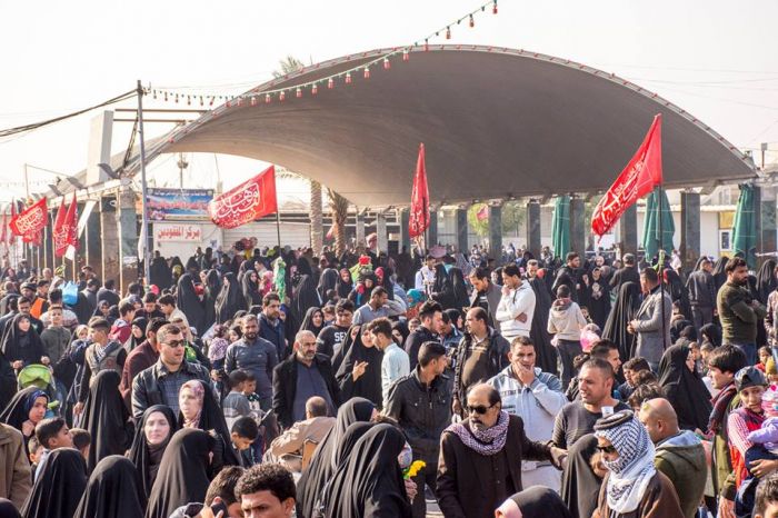 شَهِدَ مزار العلوية السيدة شريفة بنت الإمام الحسن المجتبى (عليهما السلام) توافد الالاف من الزائرين لزيارة العلوية الطاهرة (عليها السلام)