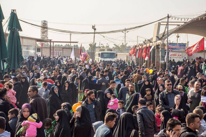 شَهِدَ مزار العلوية السيدة شريفة بنت الإمام الحسن المجتبى (عليهما السلام) توافد الالاف من الزائرين لزيارة العلوية الطاهرة (عليها السلام)