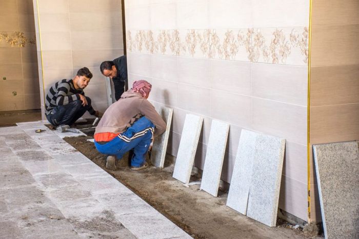 يتواصل العمل في بناية الصحيات الخارجية