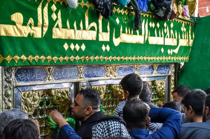 حركة الزائرين في مزار العلوية شريفة بنت الامام الحسن المجتبى (ع)