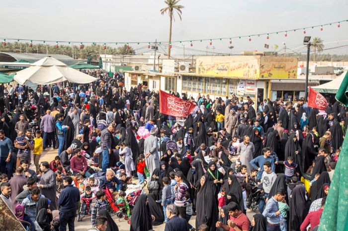 حركة الزائرين في مزار العلوية شريفة بنت الامام الحسن المجتبى (ع)