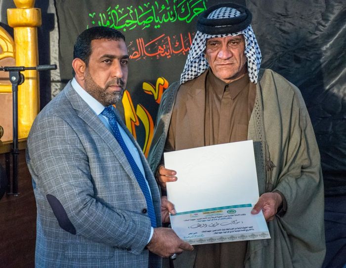 نائب الأمينُ الخاص لمِرقد العَلويَّة الطاهرة السَيَّدة شَريفة بَنتُ الإمامُ الحَسن المجُتبى(عليهما السلام) يكرم خدمة المواكب الحسينية.