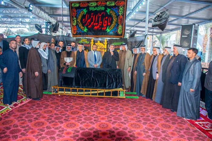 نائب الأمينُ الخاص لمِرقد العَلويَّة الطاهرة السَيَّدة شَريفة بَنتُ الإمامُ الحَسن المجُتبى(عليهما السلام) يكرم خدمة المواكب الحسينية.