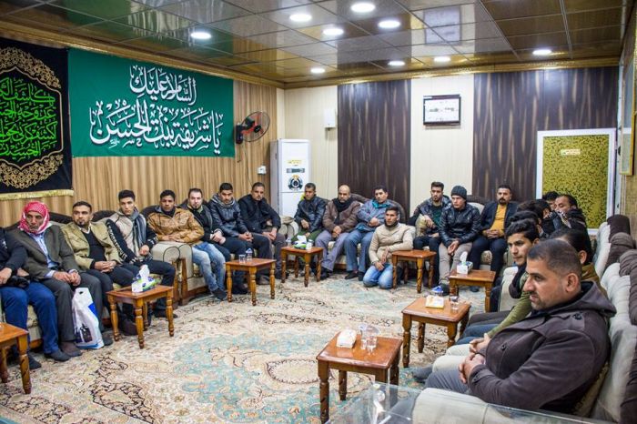 عَقد السيد نائب الأمينُ الخاص لمَرقد العَلويَّة الطاهرة السَيَّدة شَريفة بنت الإمامُ الحَسن المجتبى (عليهما السلام) اجتماعا بموظفي الوجبة الليلية .