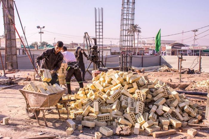 العمل ببناء الممرات الخدمية لسرداب السيدة النرجس(ع)في الحرم الشريف للسيدة شريفة (سلام الله عليها).